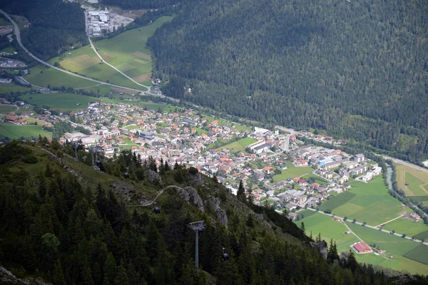 Fulpmes Stubaital Stubai Tyrol Austria Alpes Pueblo Pueblo Montaña Montaña — Foto de Stock