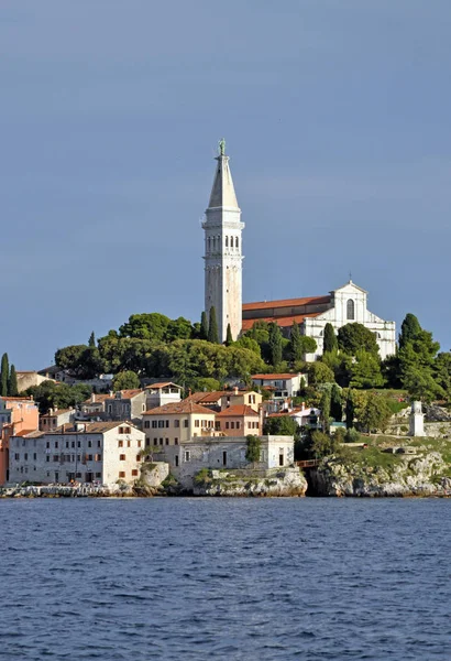 Rovinj Istrie Chorvatsko Moře Středozemní Moře Pobřeží Kostel Eufemie Poloostrov — Stock fotografie