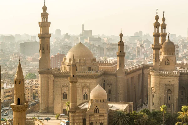 Een Van Vele Grote Moskeeën Gevonden Hoofdstad Van Egypte Caïro — Stockfoto