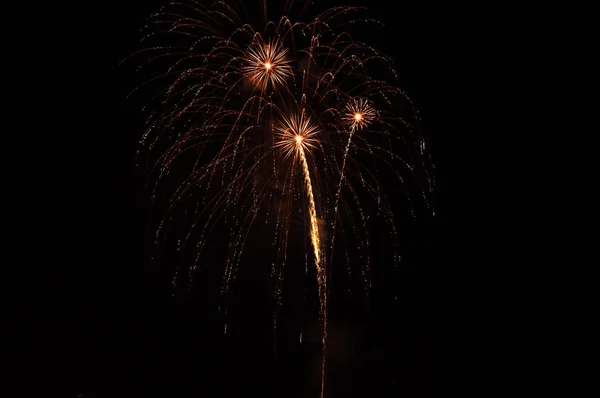 Πολύχρωμα Πυροτεχνήματα Μαύρο Φόντο Παραμονή Πρωτοχρονιάς — Φωτογραφία Αρχείου