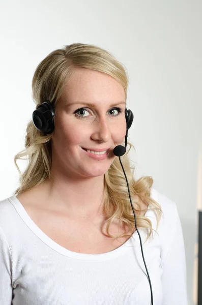 Jeune Femme Avec Casque — Photo