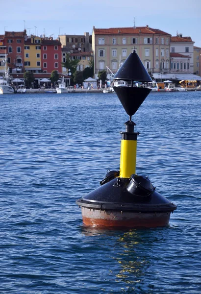 Bóje Tuna Rovinj Istria Croatia Moře Středomoří Pobřeží Poloostrov Staré — Stock fotografie