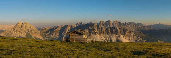 Malowniczy Widok Majestatyczny Krajobraz Dolomitów Włochy — Zdjęcie stockowe