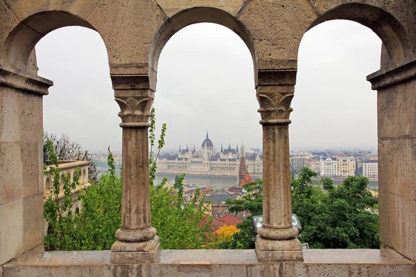 Buddha Una Vista Dal Bastione Del Pescatore Sul Parlamento — Foto Stock