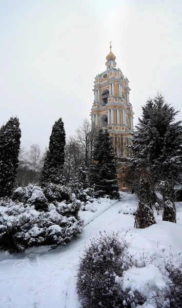 Башта Храму Святого Сергія Радонського Новоспаського Москві — стокове фото