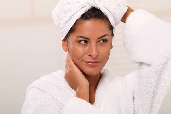 Woman Feels Comfortable Her Skin — Stock Photo, Image