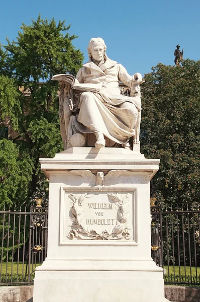 Denkmal Wilhelm Von Humboldt Berlin Deutschland Μνημείο Wilhelm Von Humboldt — Φωτογραφία Αρχείου