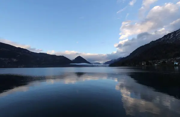 Brzy Ráno Jezera Thun — Stock fotografie