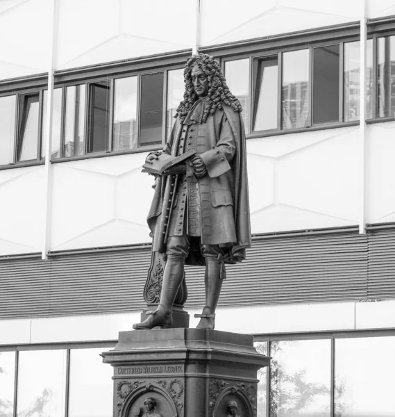 Leibniz Denkmal Monument German Philosopher Gottfried Wilhelm Leibniz Stands Campus — 图库照片