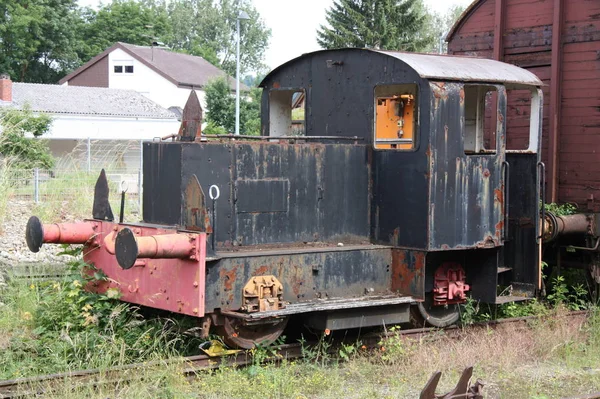 Viejo Vagón Oxidado Granja —  Fotos de Stock