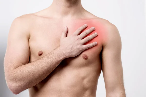Αρσενικό Πόνο Στο Στήθος Του Μυός — Φωτογραφία Αρχείου
