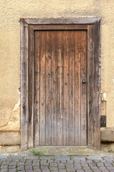 Zvětralé Hnědé Dřevěné Dveře — Stock fotografie