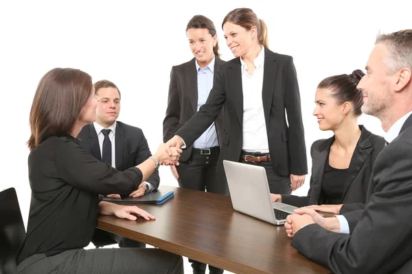 Geschäftsteam Sitzt Mit Tisch Und Diskutiert Etwas — Stockfoto