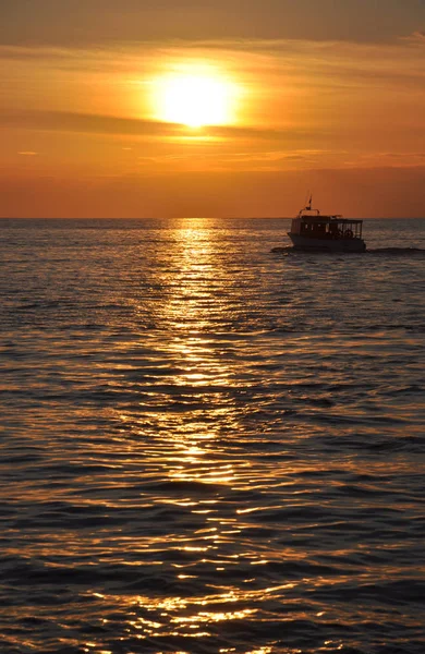 Zee Middellandse Zee Avond Avond Zonsondergang Avondzon Natuur Landschap Boot — Stockfoto