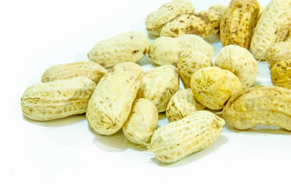 Amendoim Sobre Fundo Branco — Fotografia de Stock