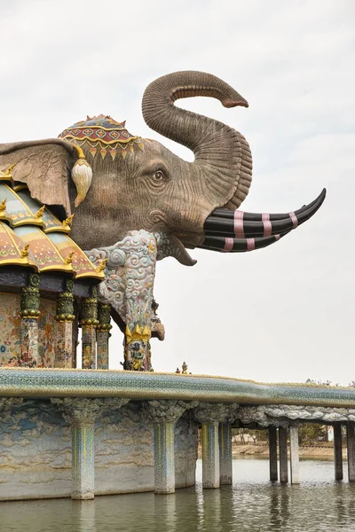 Vista Lateral Cúpula Elefante Wat Ban Rai Provincia Nakhon Ratchasima — Foto de Stock