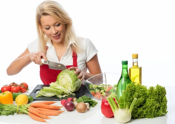 Hausfrau Bereitet Einen Gemischten Salat Und Zerdrückt Einen Salat — Stockfoto