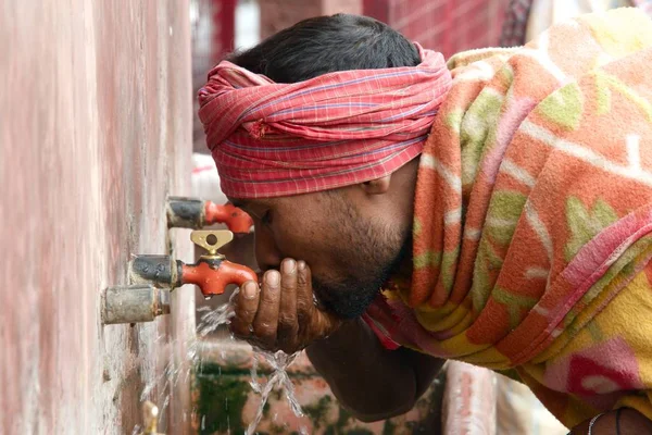 Indiai Ivóvíz Csapból — Stock Fotó