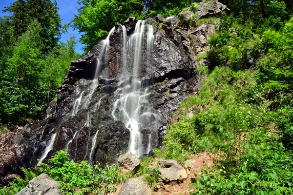 Vacker Vattenfall Naturen Bakgrund — Stockfoto