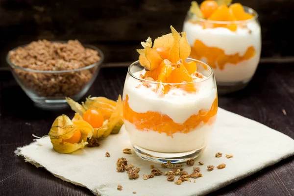 Yogur Con Mandarinas Muesli Sobre Fondo — Foto de Stock