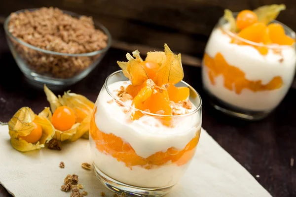 Yogurt Con Granola Mandarina Sobre Fondo — Foto de Stock