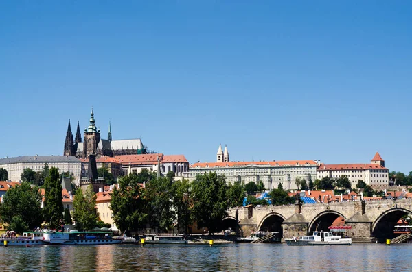 Malerischer Blick Auf Die Majestätische Mittelalterliche Burgarchitektur — Stockfoto