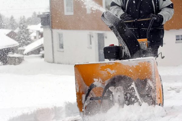 Sneeuwruimen Met Sneeuwblazer — Stockfoto