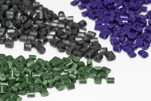 Haufen Von Grünem Grauem Und Lila Kunststoff Polymer Auf Weiß — Stockfoto