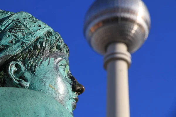 Berlin Neptunbrunnen Torre — Fotografia de Stock