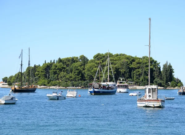 Rovinj Boat Sailboat Sailboat Harbor Istria Croatia Sea Mediterranean Coast — Stock Photo, Image