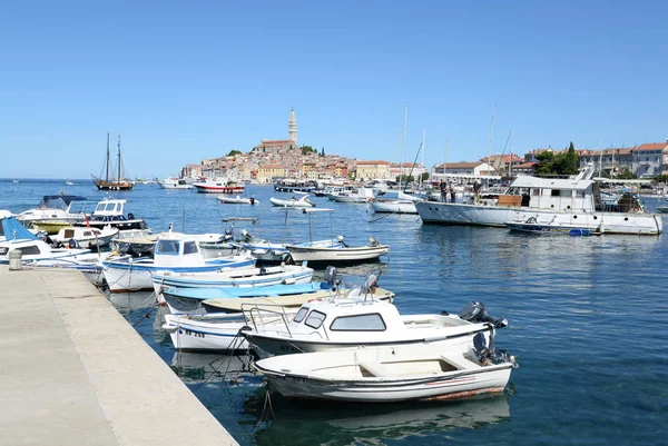 Rovinj Navio Barco Navio Vela Barco Vela Porto Istria Croatia — Fotografia de Stock