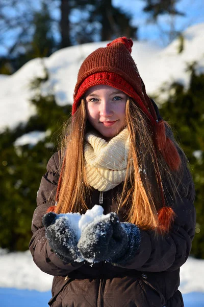 Une Jeune Fille Hiver — Photo