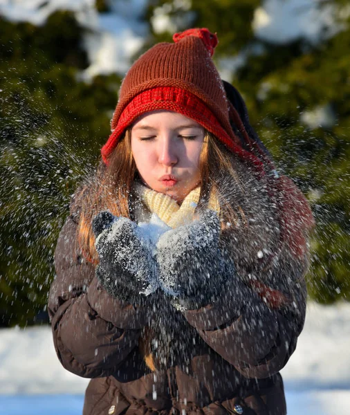 Une Jeune Fille Hiver — Photo