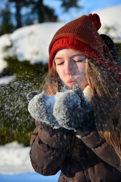 Une Jeune Fille Hiver — Photo