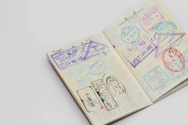 Visa Sur Passeport Avec Nombreux Timbres — Photo