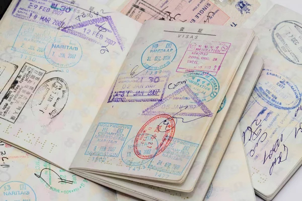 Wiza Paszport Wieloma Znaczkami — Zdjęcie stockowe