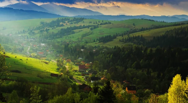 Printemps Matin Paysage Rural Dans Les Montagnes Des Carpates Ciel — Photo