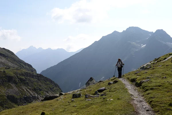 Escalada Caminata Senderismo Excursionista Stubai Alpes Stubai Valle Stubai Alpes —  Fotos de Stock