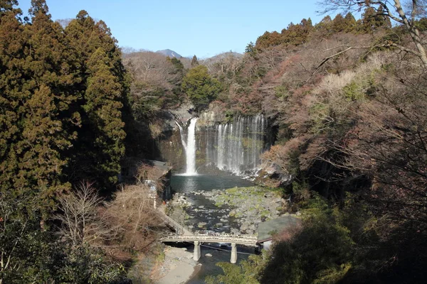 白瀑布在日本静冈 — 图库照片