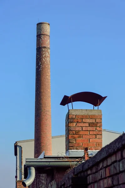 Schornstein Und Schornstein Einer Fabrik — Stockfoto