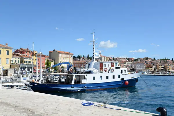 Rovinj Hajó Csónak Hajók Hajók Kikötő Istria Horvát Tenger Mediterrán — Stock Fotó