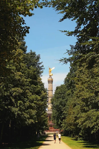 Blick Auf Hohes Denkmal Park — Stockfoto