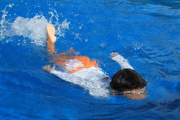 Japanischer Junge Schwimmt Pool Jahre Alt — Stockfoto