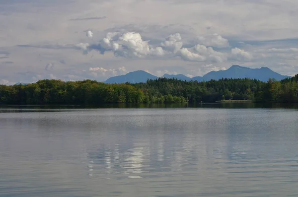 Lac Dans Les Montagnes — Photo