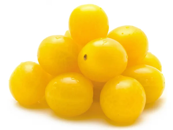 Pequenos Tomates Amarelos Sobre Fundo Branco — Fotografia de Stock