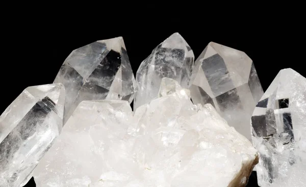 Druze Cristales Cuarzo Con Cristales Quarts Colocados Sobre Textil Negro — Foto de Stock