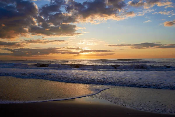 Pôr Sol Nascer Sol Sobre Mar Com Nuvens — Fotografia de Stock