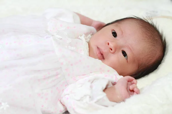 Bayi Yang Baru Lahir Bayi Perempuan Jepang — Stok Foto