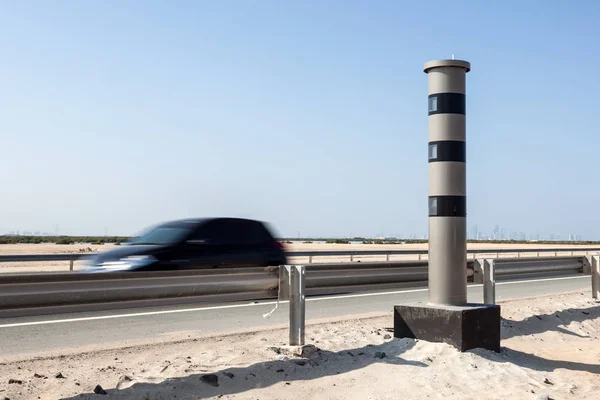 Radar Rychlost Ovládání Fotoaparát Dálnici Abu Dhabi Spojené Arabské Emiráty — Stock fotografie