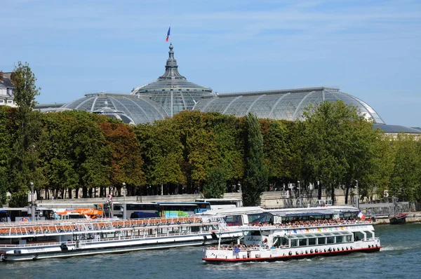 Francia Bateau Mouche Río Sena París —  Fotos de Stock